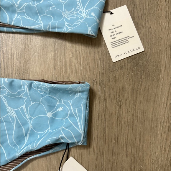 Acacia Swimwear Set- Napali top and Duke bottom - Picture 2 of 3